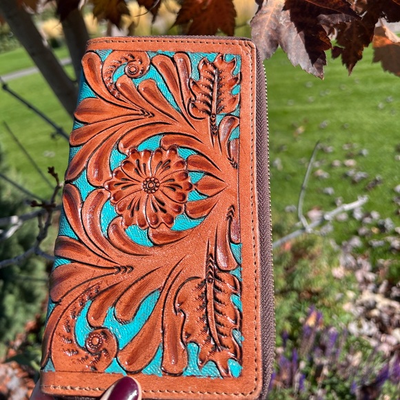 Floral Tooled Genuine  Leather floral Wallet New Card Holder Turquoise - Picture 2 of 9